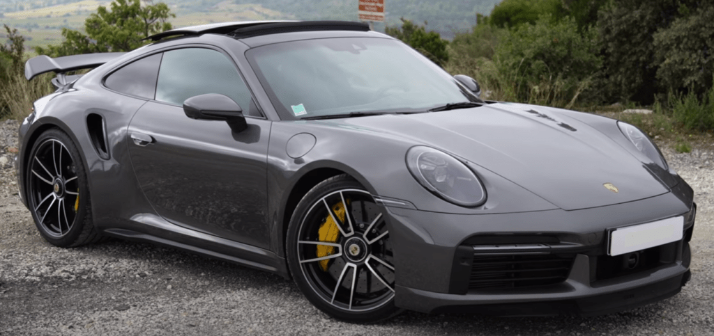 Voiture Sportive Hybride